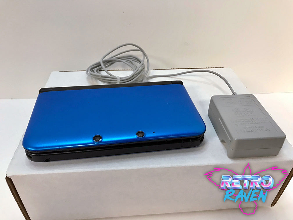 Nintendo 3DS XL in store Blue