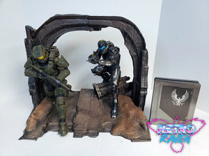 Halo 5 Guardians Limited Collector's Edition Statue w/ Steelbook & Inserts